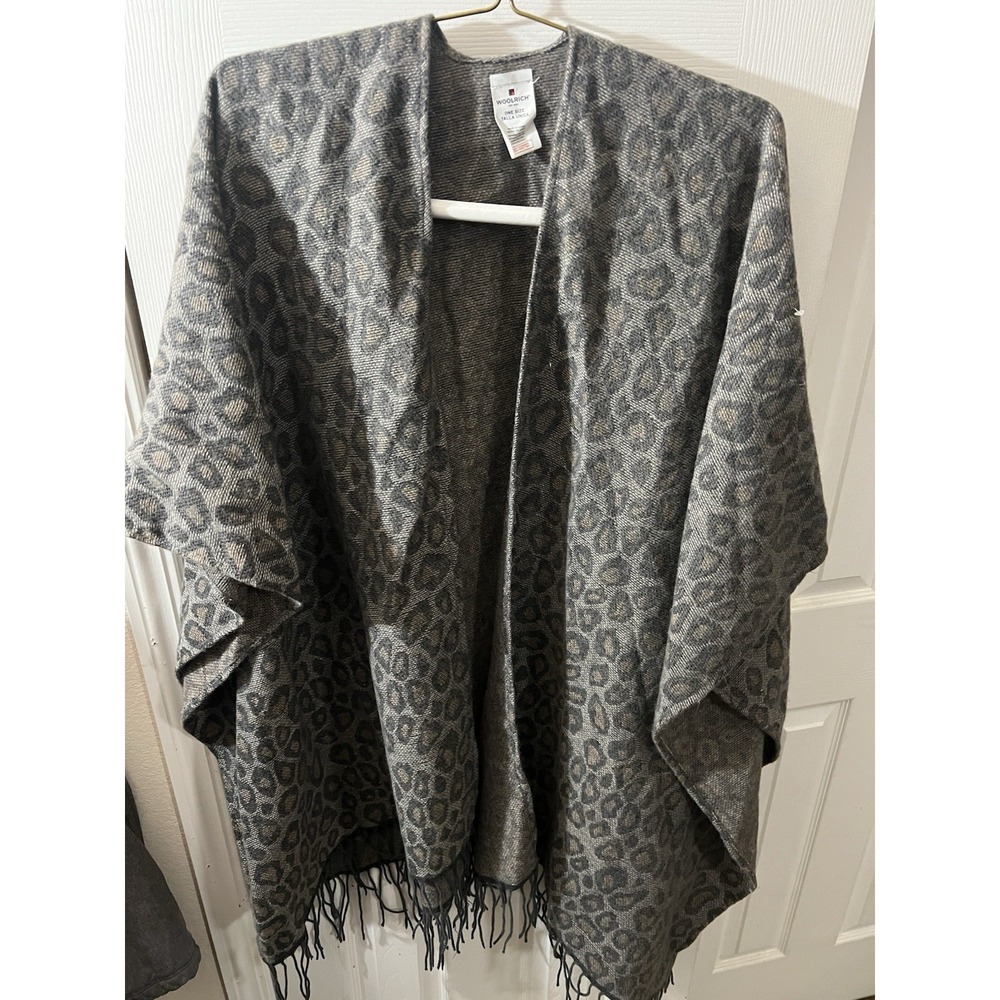 Woolrich Womens Cozy Blanket Wrap Super Soft Fringed Gray Kate Leopard‎ Sz OS